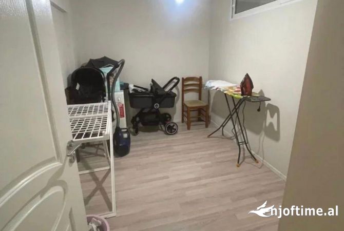 Shtepi ne shitje Apartament ne Tirane, 2+1, Mobilimi E mobiluar, Pagesa 100,000  Euro.