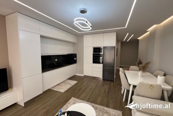 Shtepi me qera Apartament ne Tirane, 2+1, Mobilimi E mobiluar, Pagesa 750  Euro.