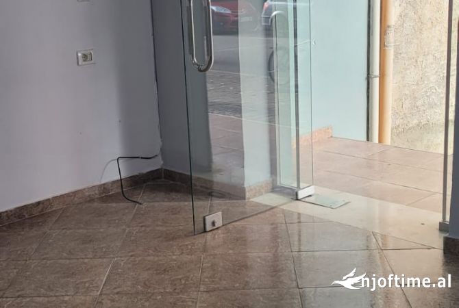 Ambient biznesi me qera 1+1 ne Tirane - 300 Euro