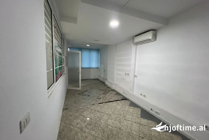 Ambient biznesi me qera 3+1 ne Tirane - 4,000 Euro