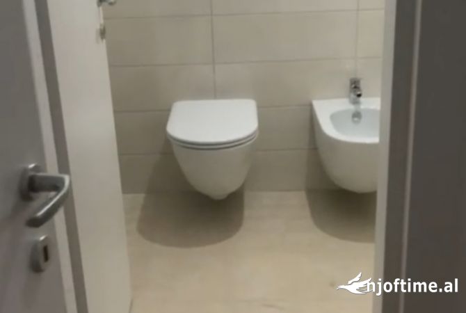 Shtepi me qera Apartament ne Tirane, 2+1, Mobilimi Pjeserisht e mobiluar, Pagesa 500  Euro.