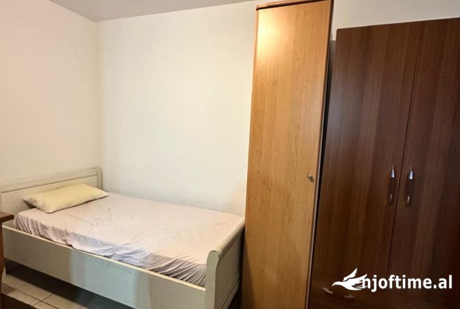 Shtepi me qera Garsoniere ne Tirane - 300 Euro