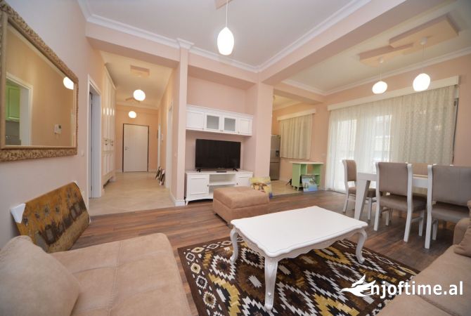 Casa in affitto 3+1 a Tirana - 1,000 Euro