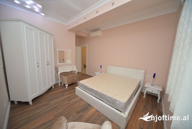 Casa in affitto 3+1 a Tirana - 1,000 Euro