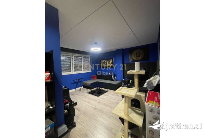 Ambient biznesi me qera 3+1 ne Tirane - 1,500 Euro