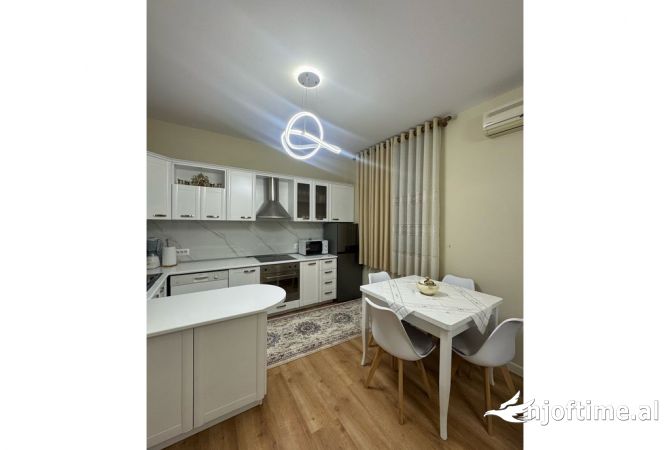 Shtepi me qera 1+1 ne Tirane - 1,200 Euro
