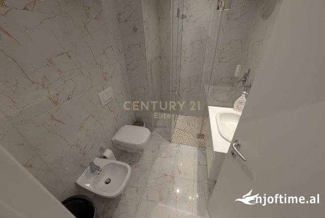 Shtepi ne shitje Apartament ne Tirane, 3+1, Mobilimi E mobiluar, Pagesa 520,000  Euro.