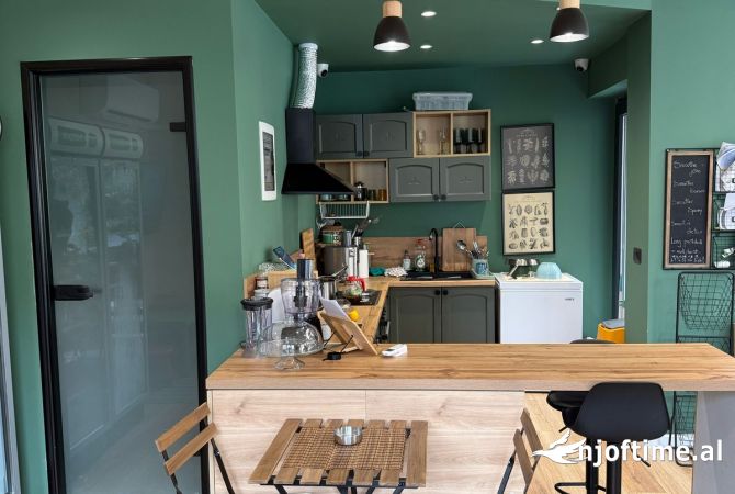 Ambient biznesi me qera 1+1 ne Tirane - 800 Euro