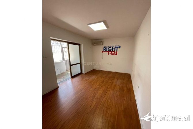 Ambient biznesi me qera 3+1 ne Tirane - 1,200 Euro
