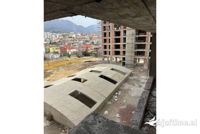 Shtepi ne shitje 3+1 ne Tirane - 240,000 Euro