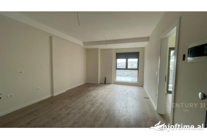 Shtepi ne shitje Apartament ne Tirane, 1+1, Mobilimi Bosh, pa mobiluar, Pagesa 140,000  Euro.