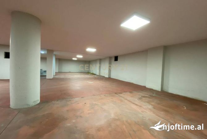 Ambient biznesi ne shitje 4+1 ne Tirane - 270,000 Euro