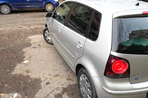 Makina ne shitje ne Tirane, Volkswagen, 2006 gasoline-gas,Kambio Manual Pagesa 200,000  Leke.
