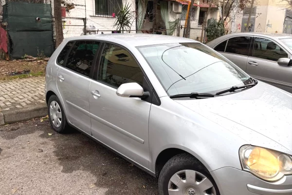 Makina ne shitje ne Tirane, Volkswagen, 2006 gasoline-gas,Kambio Manual Pagesa 200,000  Leke.