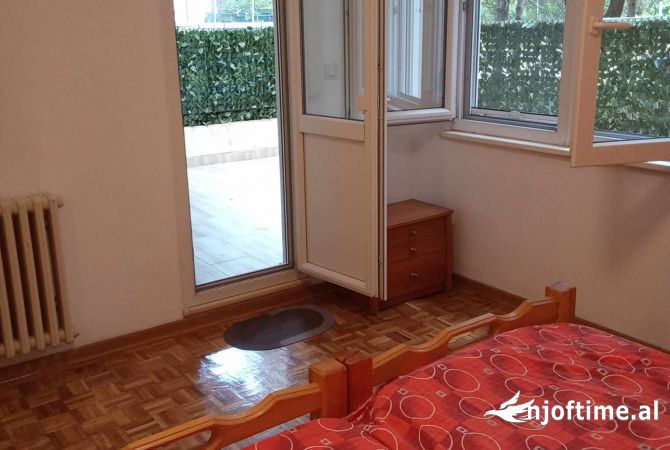 Shtepi ne shitje Apartament ne Mitrovice, 3+1, Mobilimi Bosh, pa mobiluar, Pagesa 248,000  Euro.
