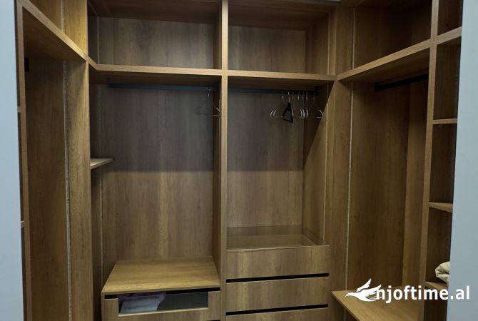 Shtepi me qera Apartament ne Tirane, 1+1, Mobilimi E mobiluar, Pagesa 550  Euro.