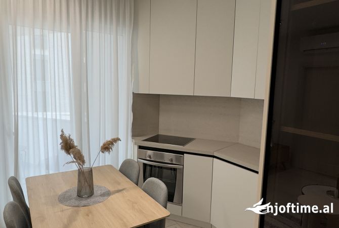 Shtepi me qera Apartament ne Tirane, 1+1, Mobilimi E mobiluar, Pagesa 550  Euro.