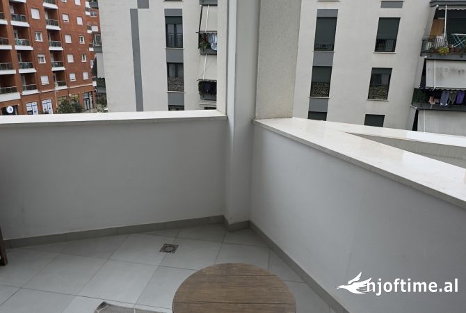 Shtepi me qera Apartament ne Tirane, 1+1, Mobilimi E mobiluar, Pagesa 550  Euro.