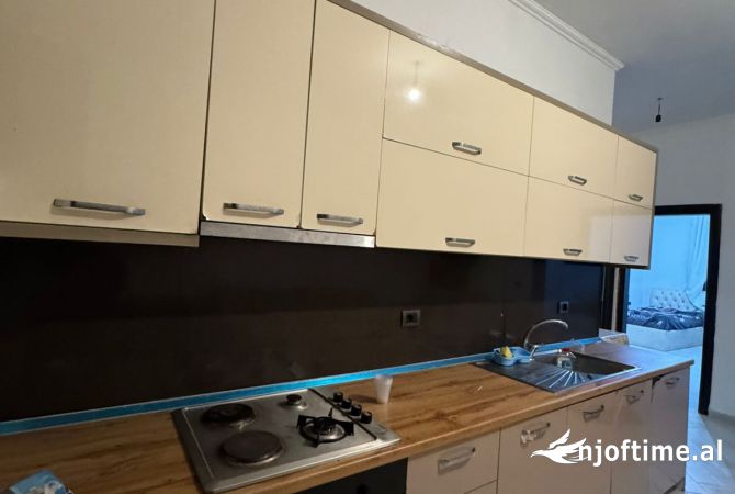 Shtepi me qera 2+1 ne Tirane - 360 Euro