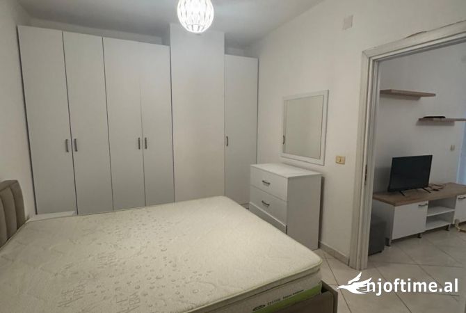 Shtepi me qera 1+1 ne Tirane - 390 Euro