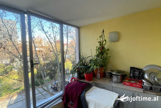 Shtepi ne shitje Apartament ne Tirane, 2+1, Mobilimi E mobiluar, Pagesa 160,000  Euro.