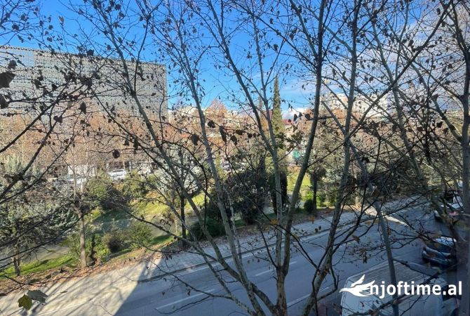 Shtepi ne shitje Apartament ne Tirane, 2+1, Mobilimi E mobiluar, Pagesa 160,000  Euro.