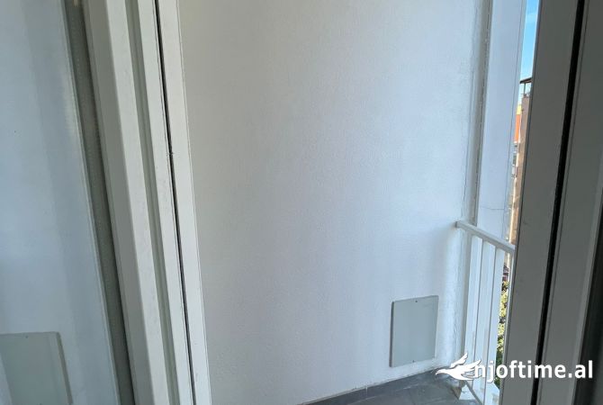 Shtepi ne shitje Apartament ne Tirane, 2+1, Mobilimi Bosh, pa mobiluar, Pagesa 257,000  Euro.