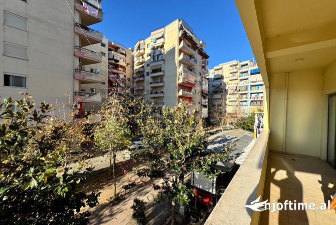 Shtepi ne shitje Apartament ne Tirane, 2+1, Mobilimi Pjeserisht e mobiluar, Pagesa 140,000  Euro.