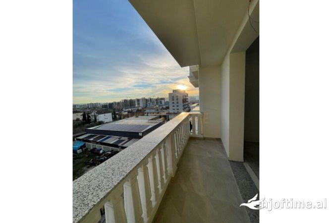 Shtepi ne shitje Apartament ne Tirane, 1+1, Mobilimi Bosh, pa mobiluar, Pagesa 67,000  Euro.