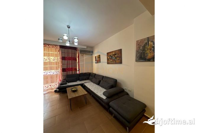 Shtepi me qera 2+1 ne Tirane - 700 Euro