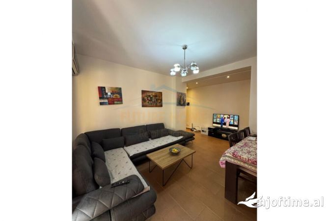 Shtepi me qera 2+1 ne Tirane - 700 Euro