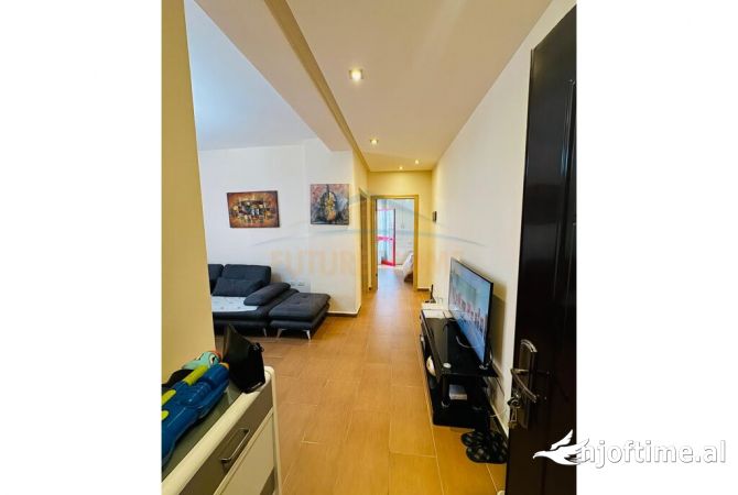 Shtepi me qera Apartament ne Tirane, 2+1, Mobilimi E mobiluar, Pagesa 700  Euro.