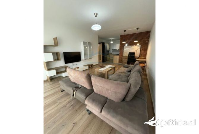 Shtepi me qera 2+1 ne Tirane - 700 Euro