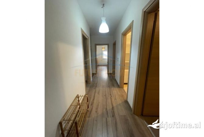 Shtepi me qera 2+1 ne Tirane - 700 Euro
