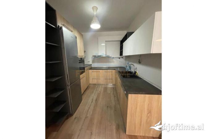 Shtepi me qera Apartament ne Tirane, 2+1, Mobilimi E mobiluar, Pagesa 700  Euro.