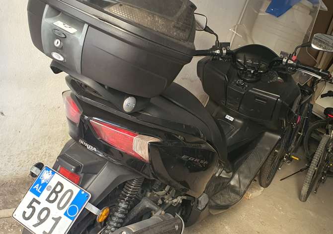 Motorra ne shitje ne Tirane - 3,000 Euro