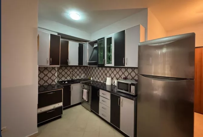 Shtepi me qera 2+1 ne Tirane - 45,000 Leke
