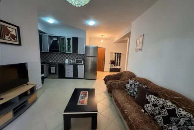 Shtepi me qera 2+1 ne Tirane - 45,000 Leke