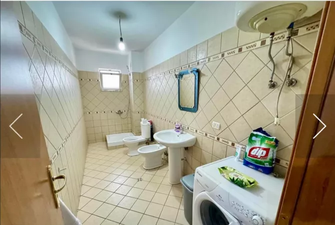 Shtepi me qera 2+1 ne Tirane - 400 Euro