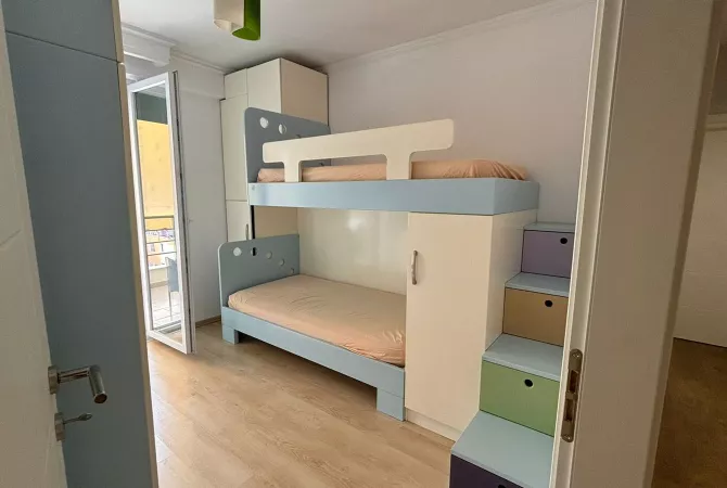 Shtepi me qera 2+1 ne Tirane - 650 Euro