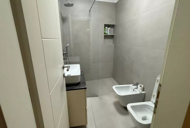 Shtepi me qera 2+1 ne Tirane - 650 Euro