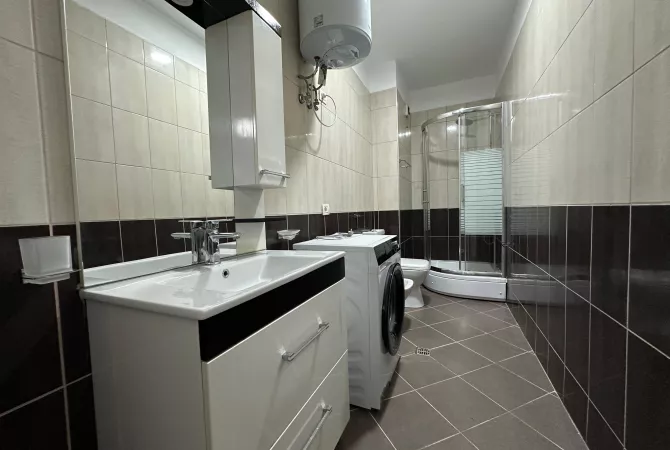 Shtepi me qera 2+1 ne Tirane - 1,000 Euro