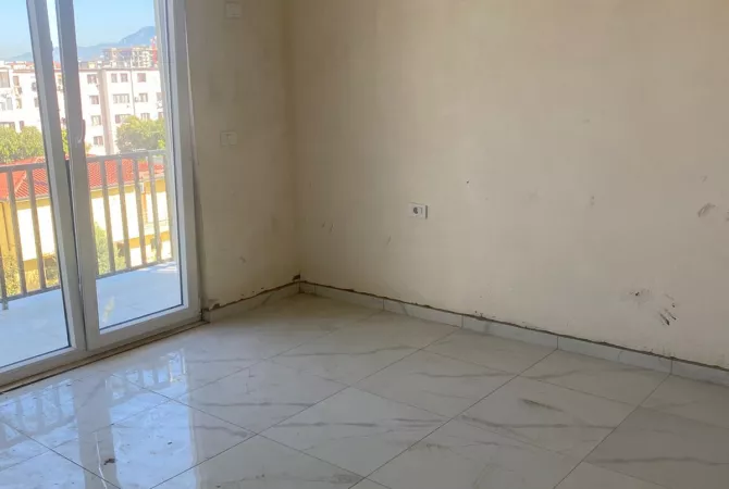 Shtepi ne shitje 1+1 ne Tirane - 65,000 Euro