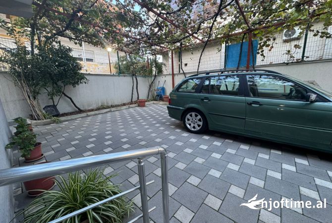 Shtepi ne shitje Shtepi Private ne Durres, 4+1, Mobilimi E mobiluar, Pagesa 220,000  Euro.