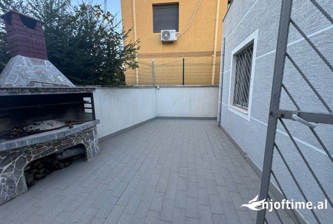 Shtepi ne shitje Shtepi Private ne Durres, 4+1, Mobilimi E mobiluar, Pagesa 220,000  Euro.