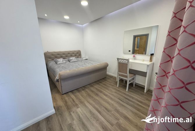 Shtepi ne shitje Shtepi Private ne Durres, 4+1, Mobilimi E mobiluar, Pagesa 220,000  Euro.