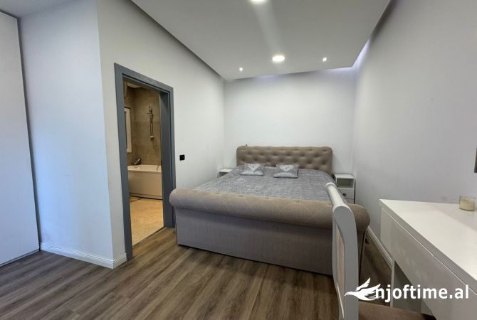 Shtepi ne shitje Shtepi Private ne Durres, 4+1, Mobilimi E mobiluar, Pagesa 220,000  Euro.