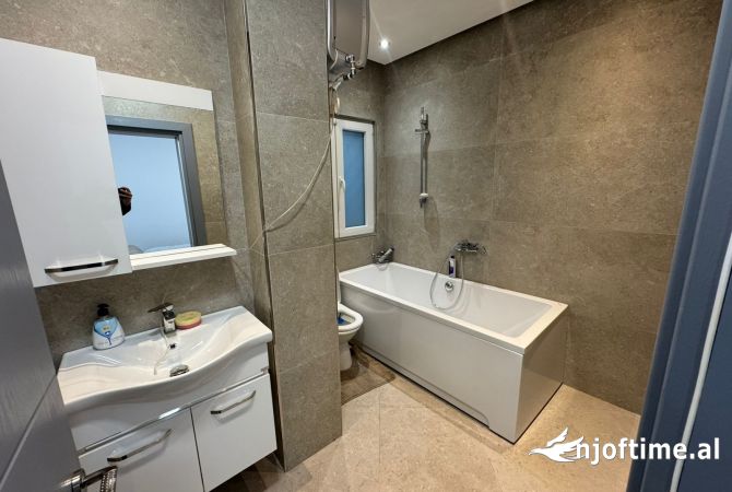 Shtepi ne shitje Shtepi Private ne Durres, 4+1, Mobilimi E mobiluar, Pagesa 220,000  Euro.