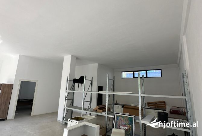 Ambient biznesi me qera 1+1 ne Durres - 400 Euro