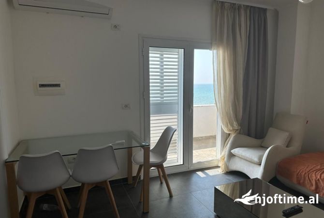 Shtepi ne shitje Penthose(kati i fundit panoramik) ne Durres, 2+1, Mobilimi E mobiluar, Pagesa 240,000  Euro.